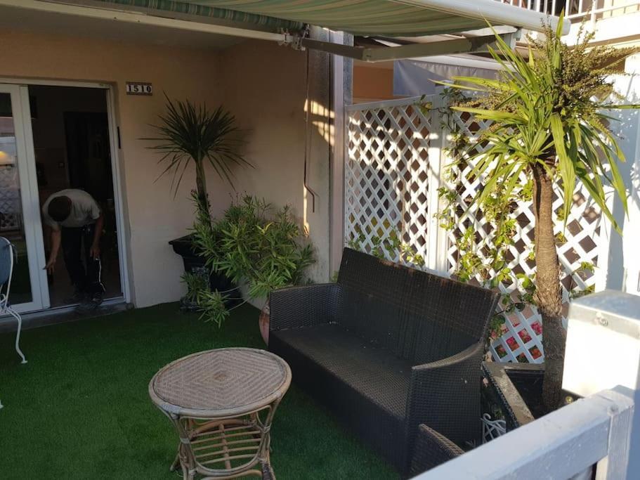 Clair De Plage Frontignan Luaran gambar